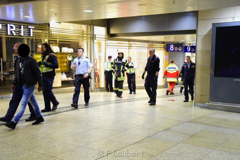 Messerstecherei Koeln Koelner Hauptbahnhof P10.JPG - Miklos Laubert